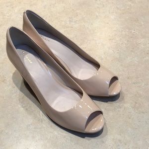 New Cole Haan cream patent leather peep toe wedges size 11